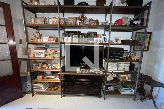 Sala de casa à venda com 4 quartos, 160m² em Jardim Paulista, São Paulo
