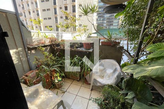 Varanda de casa à venda com 4 quartos, 160m² em Jardim Paulista, São Paulo