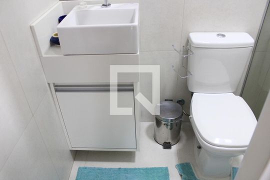 Banheiro de apartamento à venda com 2 quartos, 63m² em Vila Gomes, São Paulo