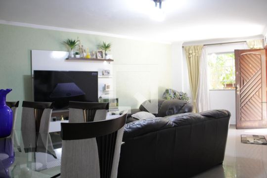 Sala de casa de condomínio à venda com 3 quartos, 160m² em Vila Bertioga, São Paulo