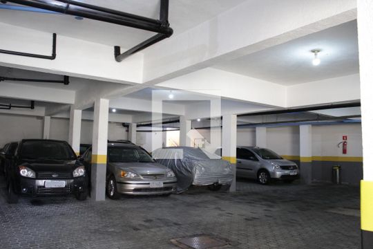 Garagem de casa de condomínio à venda com 3 quartos, 160m² em Vila Bertioga, São Paulo