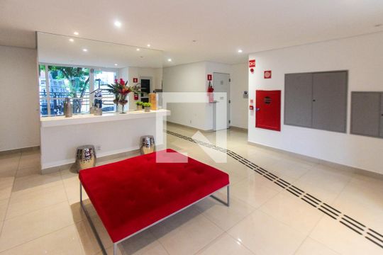 Hall de apartamento para alugar com 2 quartos, 56m² em Vila Lúcia, São Paulo