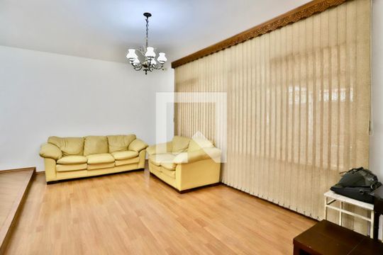 Casa à venda com 4 quartos, 293m² em Água Rasa, São Paulo