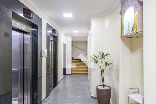 Hall de entrada de kitnet/studio para alugar com 1 quarto, 36m² em Centro, Belo Horizonte
