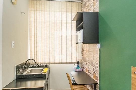 Cozinha de kitnet/studio para alugar com 1 quarto, 36m² em Centro, Belo Horizonte