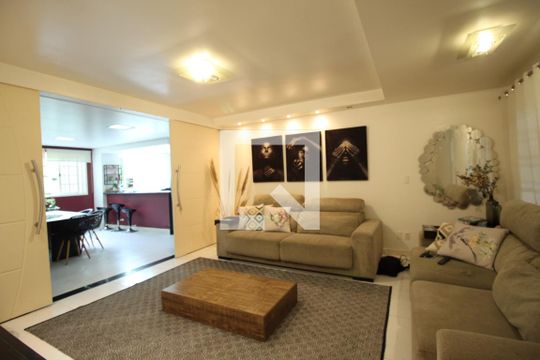 Sala de casa à venda com 4 quartos, 350m² em Vila Cláudia, São Paulo