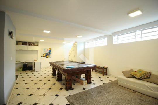 Área comum  de casa à venda com 4 quartos, 350m² em Vila Cláudia, São Paulo