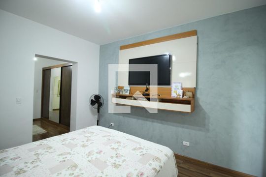Suite de casa à venda com 4 quartos, 350m² em Vila Cláudia, São Paulo