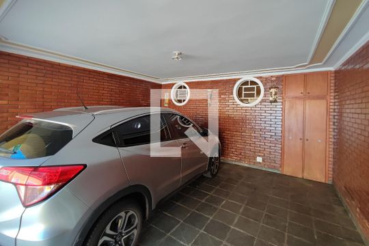 Garagem de casa para alugar com 4 quartos, 234m² em Jardim Paraíso, Campinas