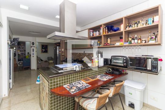 Cozinha de casa à venda com 3 quartos, 249m² em Jardim da Glória, São Paulo