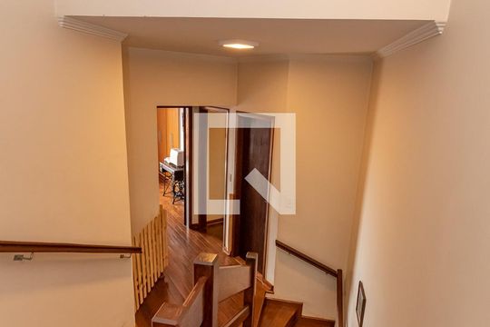 Escadas de casa à venda com 4 quartos, 300m² em Parque Alto Taquaral, Campinas