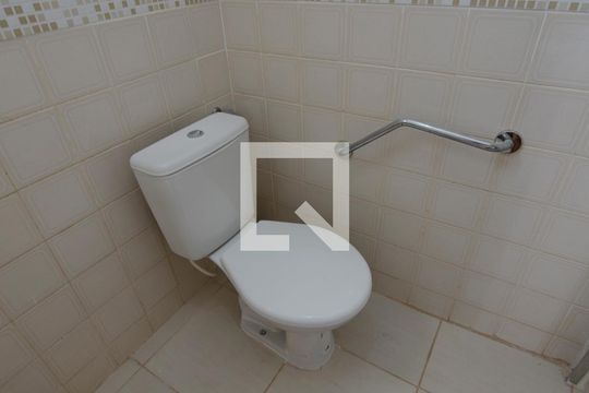 Banheiro de Serviço de casa de condomínio à venda com 4 quartos, 340m² em Recreio dos Bandeirantes, Rio de Janeiro