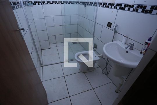 Banheiro de casa para alugar com 2 quartos, 68m² em Ceilândia Norte (ceilândia), Brasília