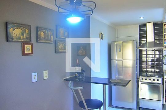 Cozinha de apartamento à venda com 2 quartos, 49m² em Mato Grande, Canoas