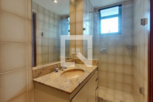 Banheiro da Suíte 1 de apartamento à venda com 3 quartos, 200m² em Tijuca, Rio de Janeiro