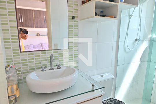 Banheiro Suite de apartamento para alugar com 2 quartos, 120m² em Ocian, Praia Grande