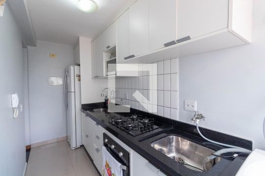 Cozinha de apartamento à venda com 2 quartos, 49m² em Jardim São Nicolau, São Paulo