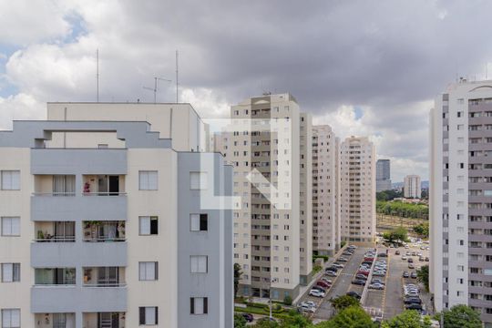 Vista do quarto 2 de apartamento para alugar com 3 quartos, 70m² em Continental, Osasco
