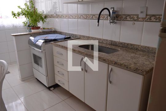 Cozinha de apartamento para alugar com 3 quartos, 80m² em Parque Recreio, Contagem