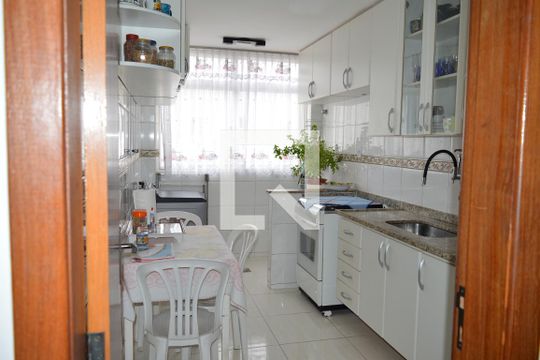 Cozinha de apartamento para alugar com 3 quartos, 80m² em Parque Recreio, Contagem