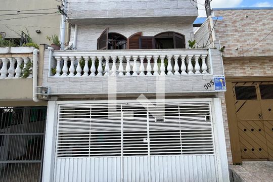 Fachada de casa à venda com 3 quartos, 200m² em Vila Paulista, São Paulo