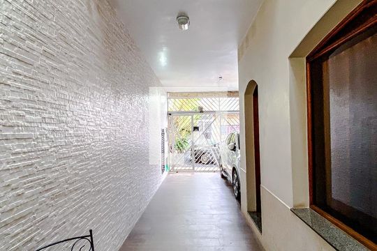 Hall de entrada de casa à venda com 4 quartos, 267m² em Vila Canero, São Paulo