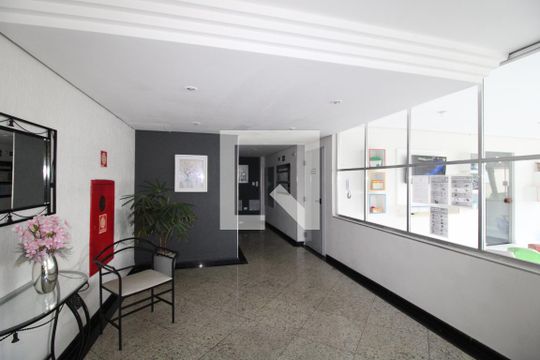 Hall de entrada de apartamento à venda com 2 quartos, 145m² em Vila Granada, São Paulo