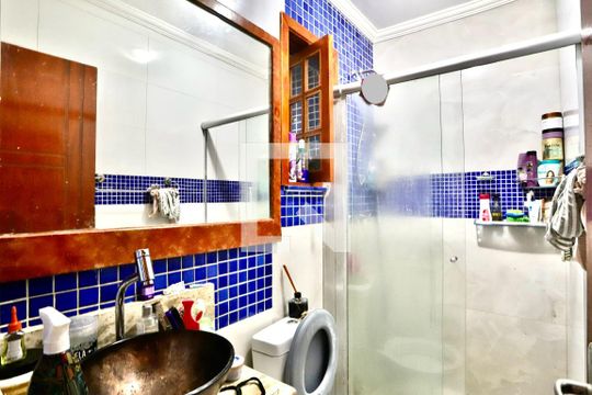 Banheiro de apartamento à venda com 2 quartos, 52m² em Canindé, São Paulo