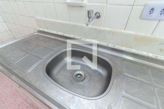 Cozinha de apartamento para alugar com 2 quartos, 80m² em Limão, São Paulo