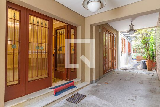 Quintal de casa à venda com 3 quartos, 360m² em Jardim Paulista, São Paulo