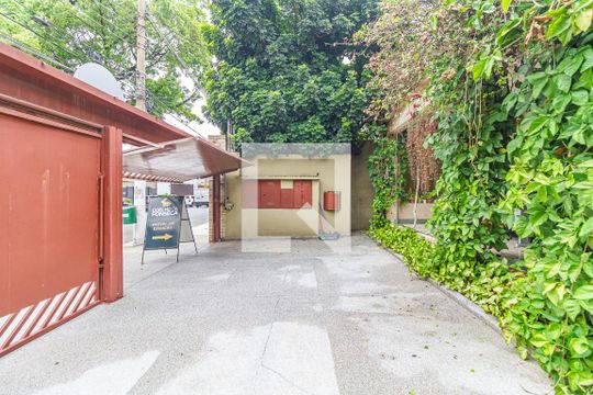 Garagem de casa à venda com 3 quartos, 360m² em Jardim Paulista, São Paulo