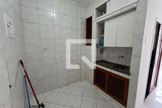 Cozinha de kitnet/studio para alugar com 1 quarto, 15m² em Centro, Rio de Janeiro