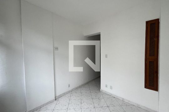 Sala de kitnet/studio para alugar com 1 quarto, 15m² em Centro, Rio de Janeiro