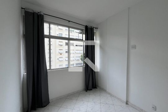 Sala de kitnet/studio para alugar com 1 quarto, 15m² em Centro, Rio de Janeiro