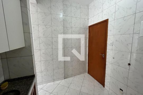Cozinha de kitnet/studio para alugar com 1 quarto, 15m² em Centro, Rio de Janeiro