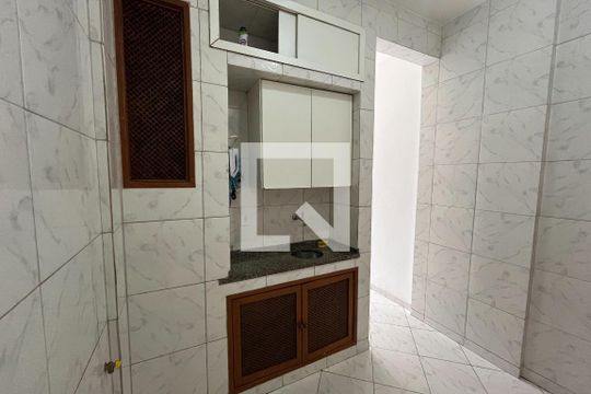 Cozinha de kitnet/studio para alugar com 1 quarto, 15m² em Centro, Rio de Janeiro