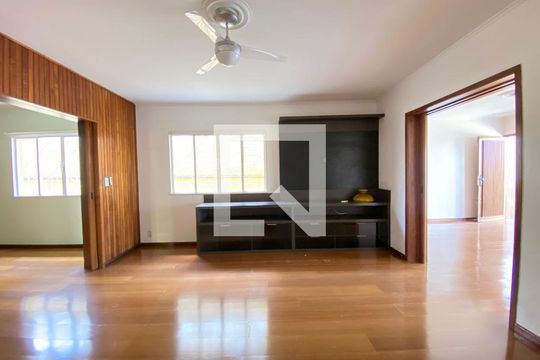 Casa à venda com 4 quartos, 529m² em Marechal Rondon, Canoas