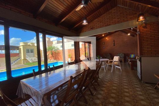 Casa à venda com 4 quartos, 529m² em Marechal Rondon, Canoas
