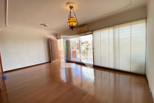 Casa à venda com 4 quartos, 529m² em Marechal Rondon, Canoas