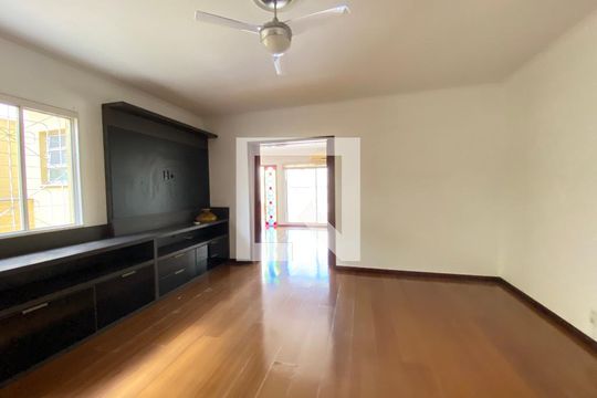 Casa à venda com 4 quartos, 529m² em Marechal Rondon, Canoas