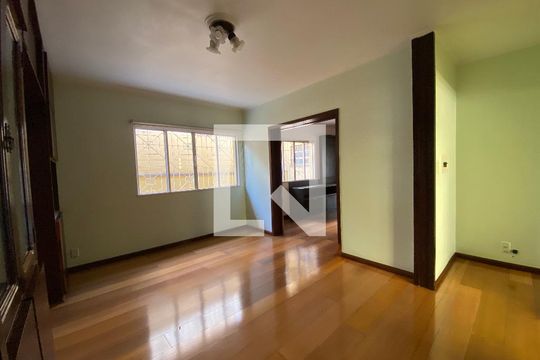 Casa à venda com 4 quartos, 529m² em Marechal Rondon, Canoas