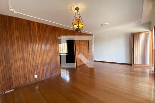 Casa à venda com 4 quartos, 529m² em Marechal Rondon, Canoas