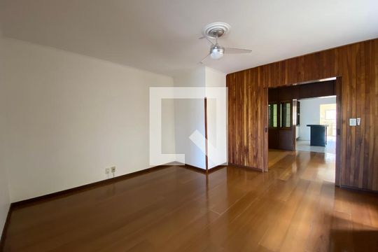 Casa à venda com 4 quartos, 529m² em Marechal Rondon, Canoas
