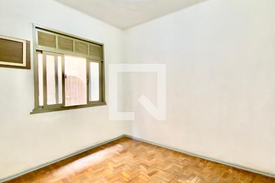 Quarto de apartamento para alugar com 1 quarto, 50m² em Del Castilho, Rio de Janeiro