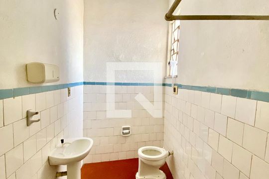 Banheiro  de apartamento para alugar com 1 quarto, 50m² em Del Castilho, Rio de Janeiro