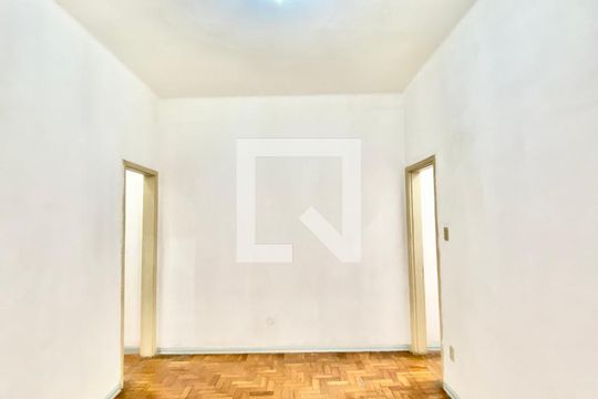 Sala de apartamento para alugar com 1 quarto, 50m² em Del Castilho, Rio de Janeiro