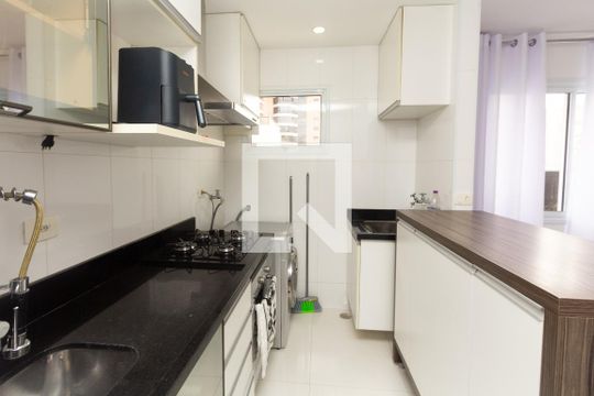 Cozinha de apartamento para alugar com 1 quarto, 52m² em Vila Nova Conceição, São Paulo
