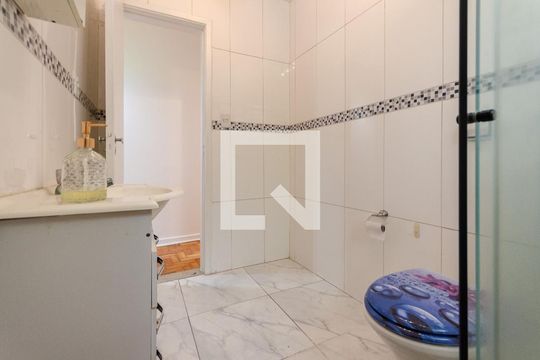 Banheiro 1 de casa para alugar com 3 quartos, 180m² em Vila Fiat Lux, São Paulo