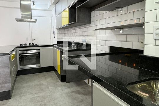 Área de Serviço de apartamento para alugar com 1 quarto, 62m² em Bethaville I, Barueri