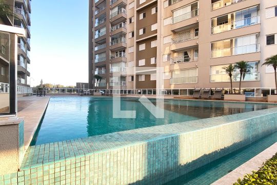 Piscina de apartamento para alugar com 1 quarto, 62m² em Bethaville I, Barueri